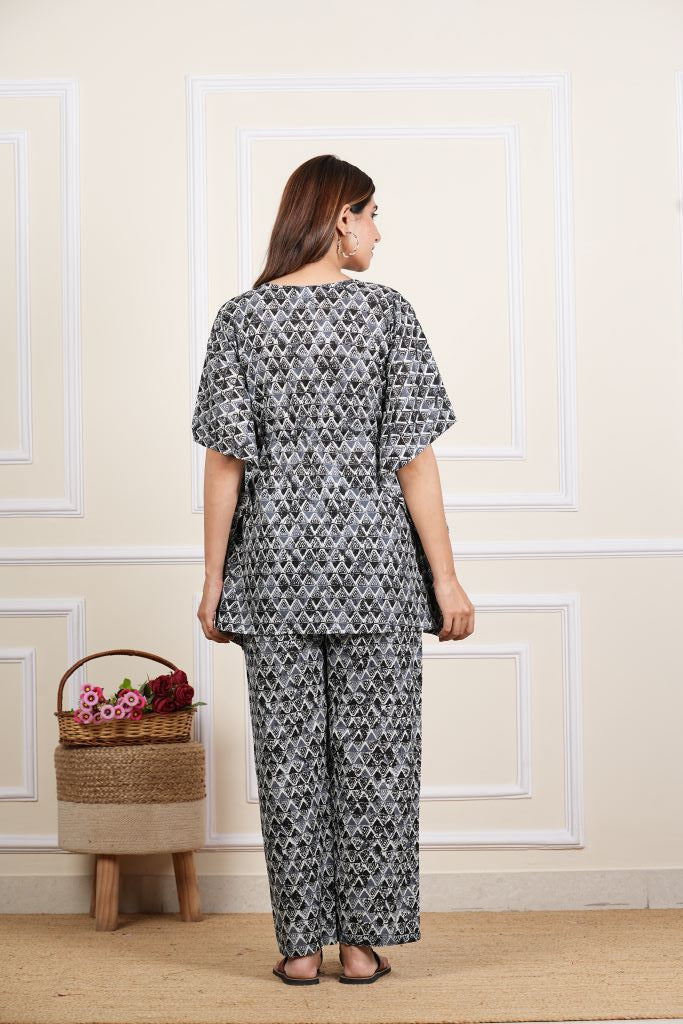 women geomatrical printed kaftan night suit multi