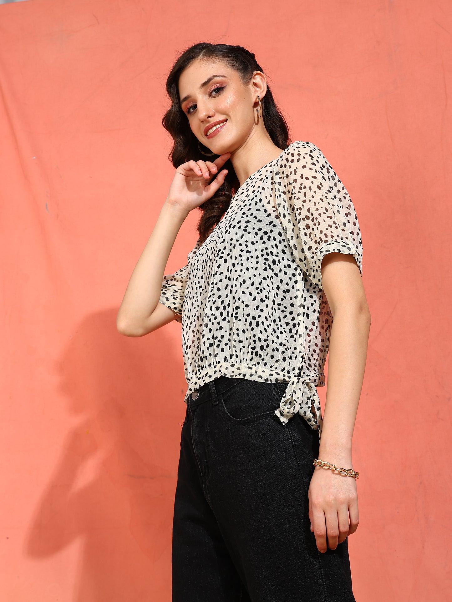 YASH GALLERY Women's Chiffon Patch Animall Print Round Neck Puff Sleece Top (Offwhite)