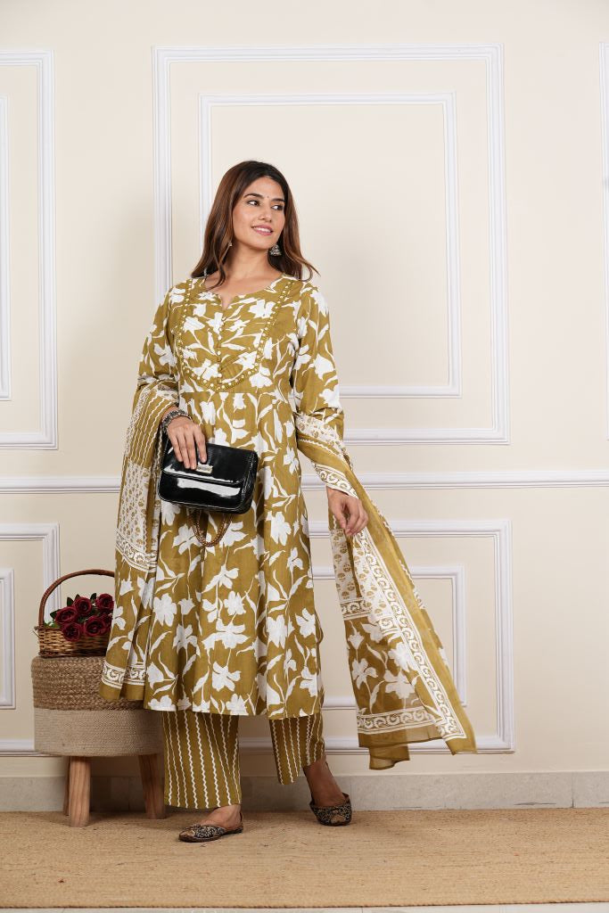 yash gallery womens cotton ankle length notch neck 3 4 sleeves floral print mirror work anarkali with pant and duptta