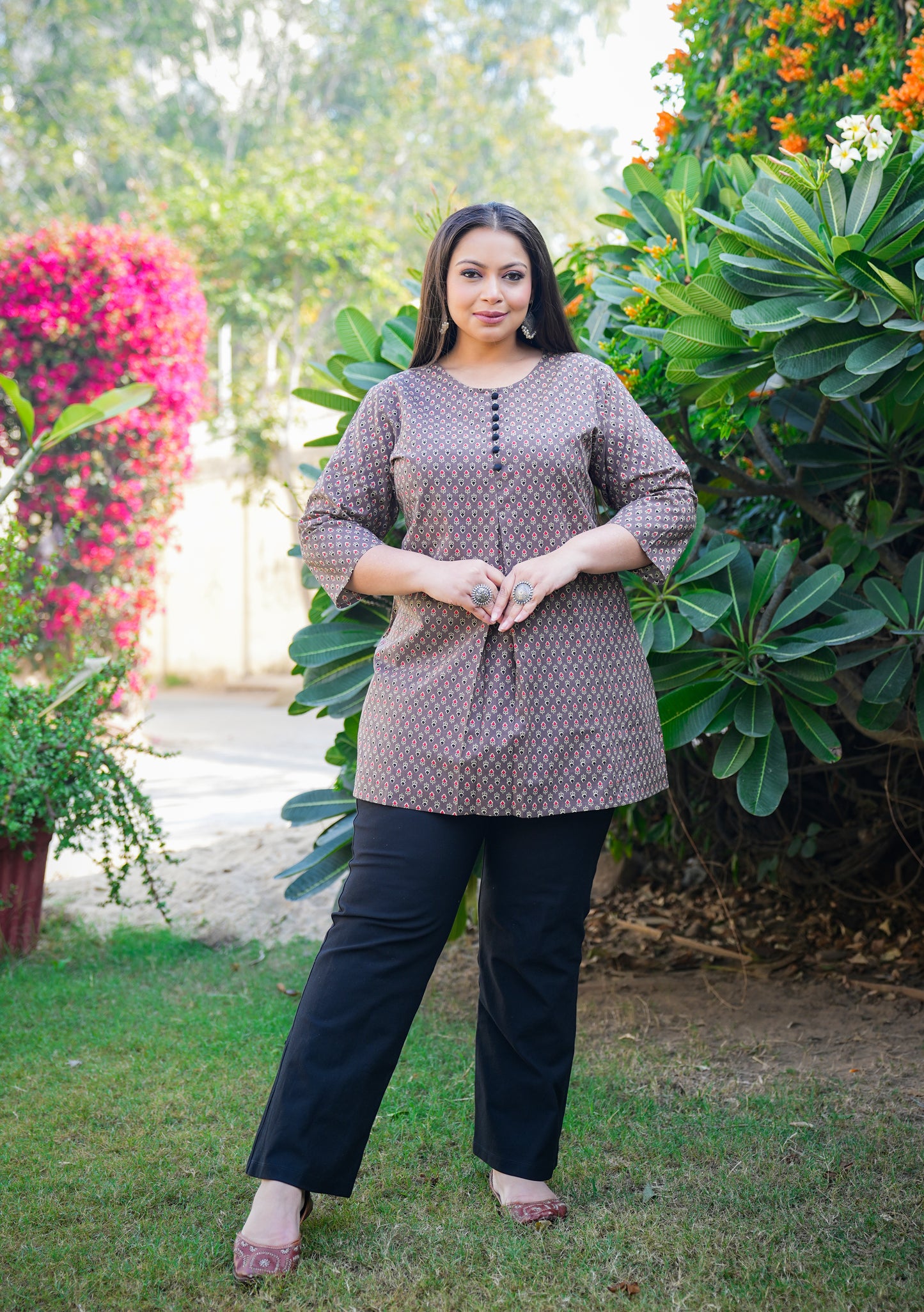 yash gallery womens geomatric printed short kurti blue