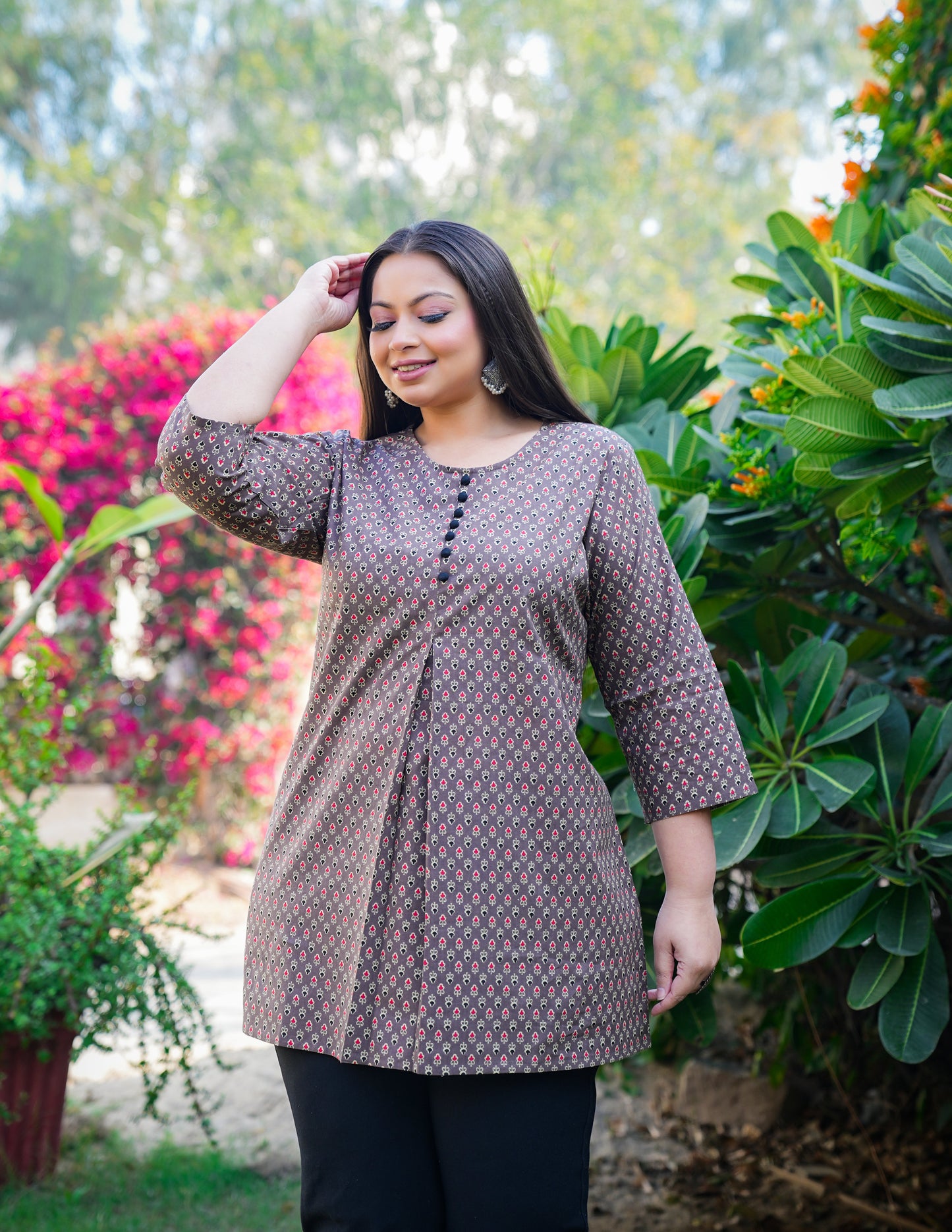 Yash Gallery Women's Geometric Printed Short Kurti