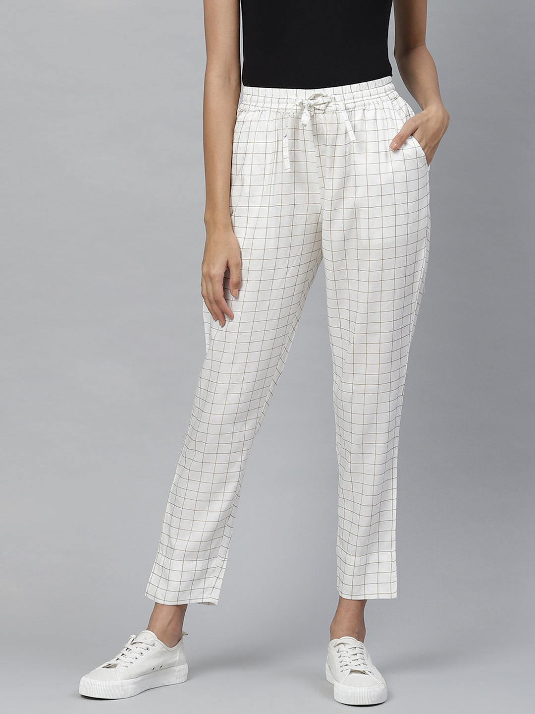 women rayon checkered print regular fit trouser pant