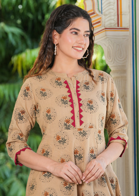 women cotton blend floral print anarkali kurta beige
