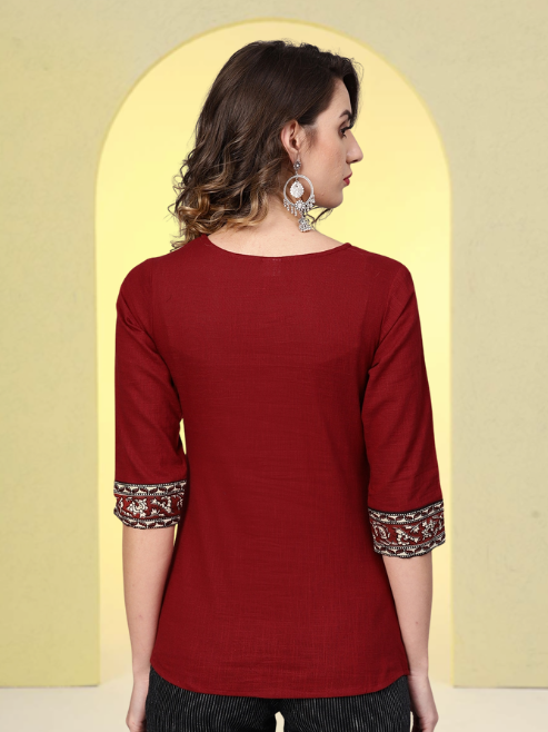 women cotton slub kalamkari printed regular top maroon