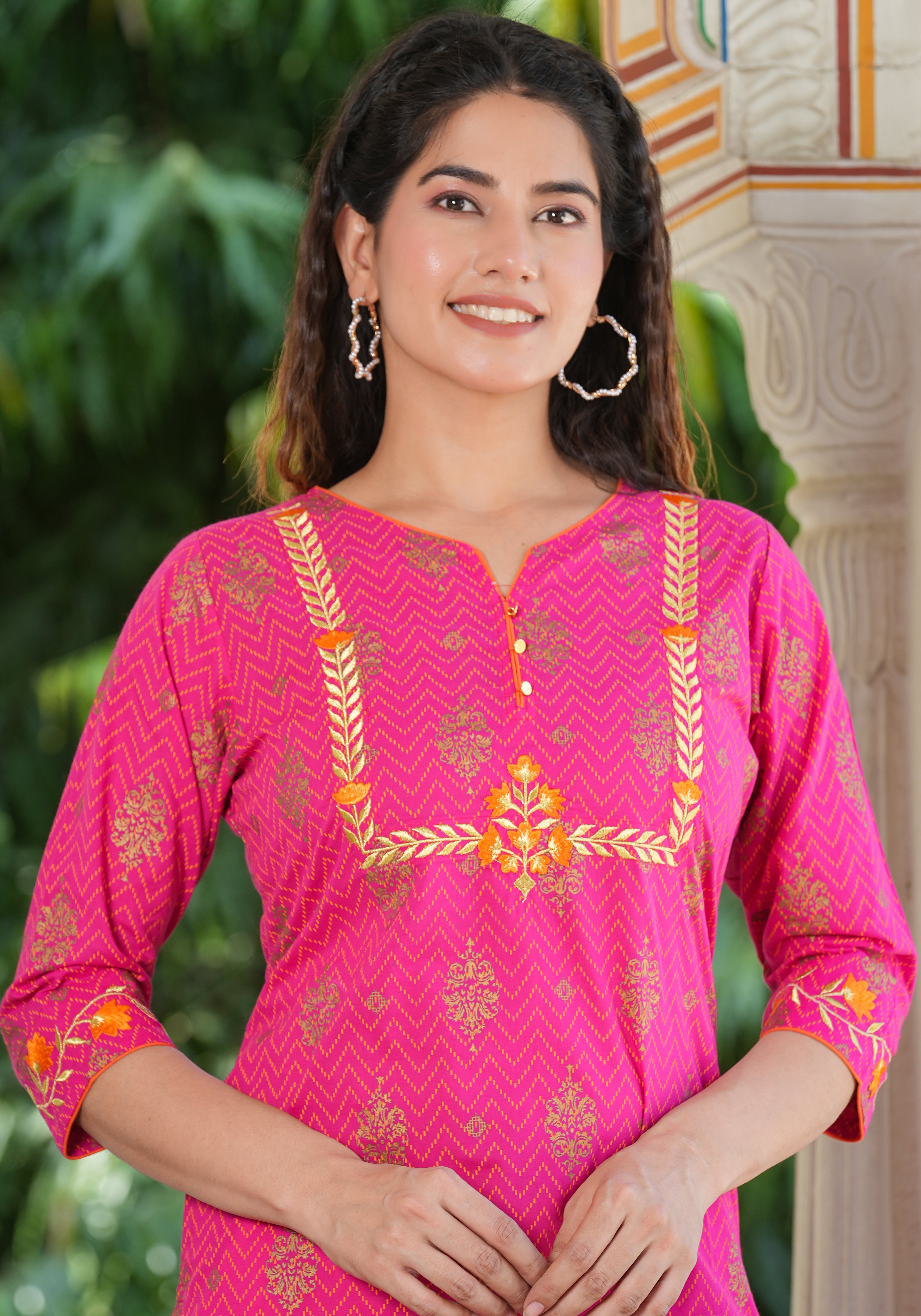Pink & orange floral chinon kurta set | Pink and orange, Types of sleeves,  Aza fashion
