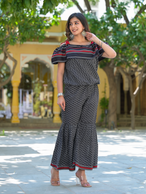 women geomatrical printed strappy off shoulder dress black
