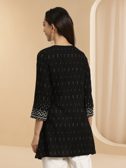 yash gallery womens rayon geomatrical printed short kurti black