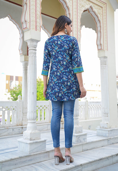 YASH GALLERY Women's Rayon Geometrical Printed Short Kurti Plus Size