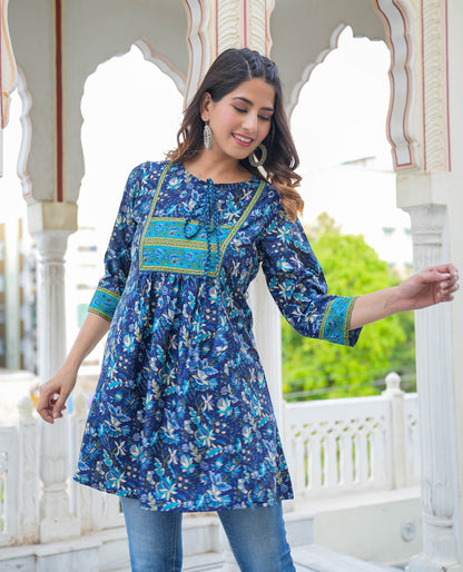 YASH GALLERY Women's Rayon Geometrical Printed Short Kurti Plus Size