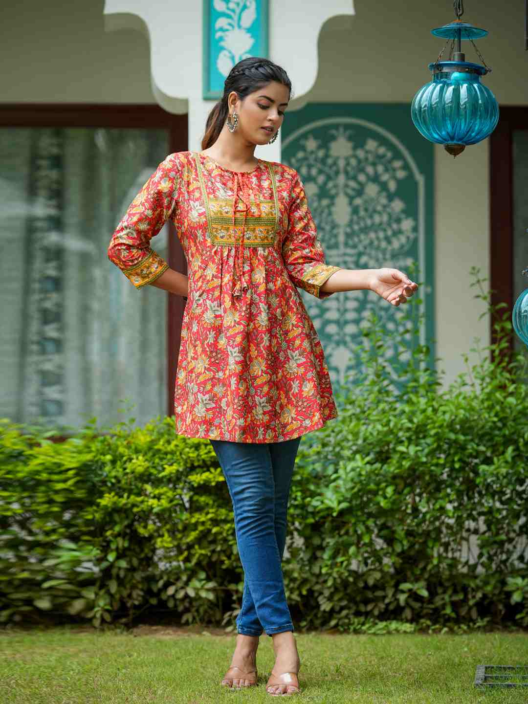 YASH GALLERY Women's Rayon Geometrical Printed Short Kurti