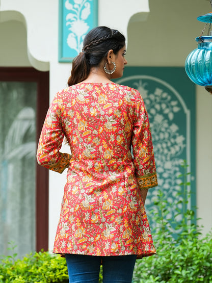 YASH GALLERY Women's Rayon Geometrical Printed Short Kurti