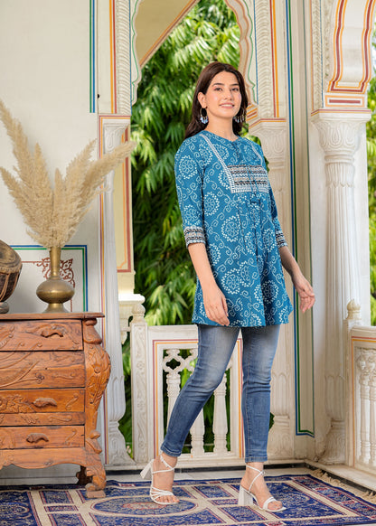 YASH GALLERY Women's Cambric Slub Bandhej printed Short Kurti (Blue)