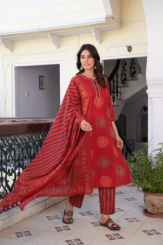 Yash Gallery Women's Maroon Cotton Cambric Tradition Indian Print Calf Length Notch Neck With Embroidery Detaliing 3/4 Sleeves Straight Kurta With Pant And Duptta (Maroon)