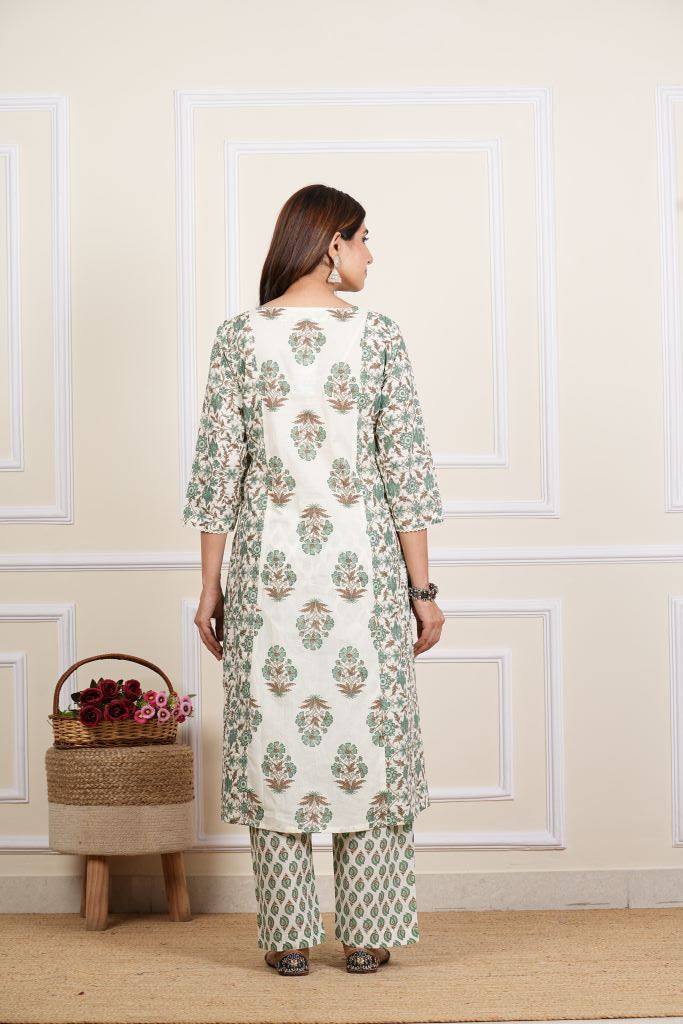 Yash Gallery Women's  Cotton Cambric Floral  Print  Calf Length  V-  Neck With  Lace And Potli Button  Detaling    3/4  Sleeves  Straight Kurta  With Pant  And Duptta