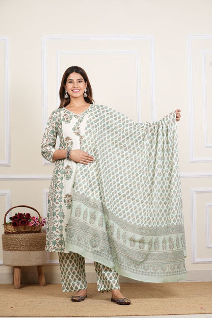 Yash Gallery Women's  Cotton Cambric Floral  Print  Calf Length  V-  Neck With  Lace And Potli Button  Detaling    3/4  Sleeves  Straight Kurta  With Pant  And Duptta