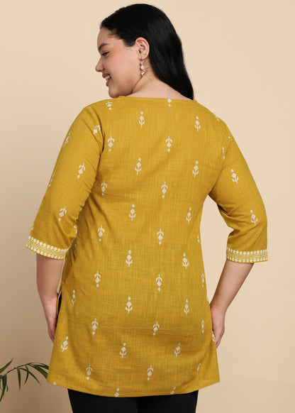 Yash Gallery Women’s Yellow Cambric Cotton Printed Straight Short Kurti