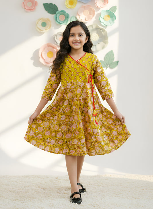 YASH GALLERY Kids Floral Printed Angrakha Dress (Green)