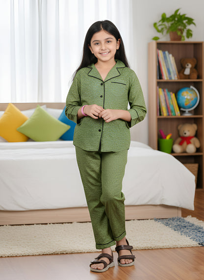 YASH GALLERY Kids Floral Printed Night Suit (Green)