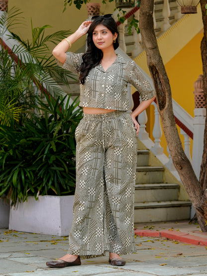 Yash Gallery Women’s & Girl's Poly-Cotton Co-Ord Set Notch-Collar Button Crop Top & Elasticated Wide-Leg Pants Geometric Print With Pockets