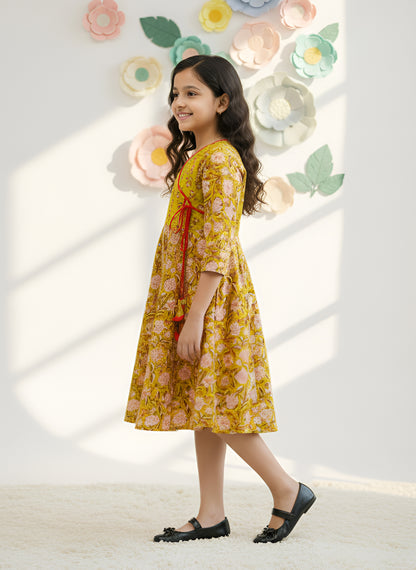 YASH GALLERY Kids Floral Printed Angrakha Dress (Green)
