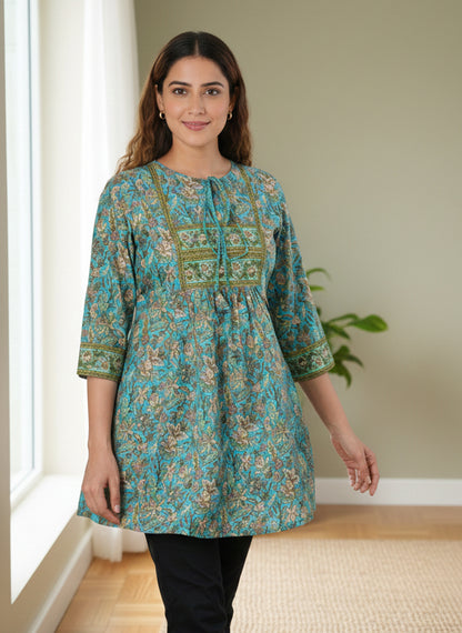 YASH GALLERY Women's Rayon Geometrical Printed Short Kurti Plus Size
