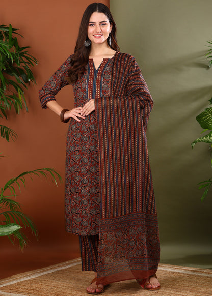 Yash Gallery Women's Cotton Floral Print Notch Neck With Gota Detailing 3/4th Sleeve Staright Kurta with Elastic Bottom and Duptta (MAROON)