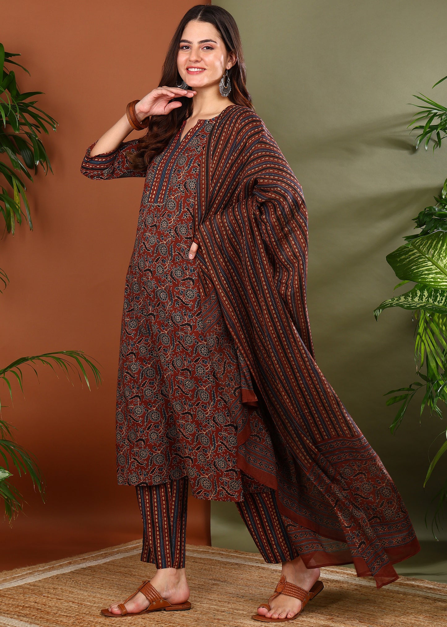 Yash Gallery Women's Cotton Floral Print Notch Neck With Gota Detailing 3/4th Sleeve Staright Kurta with Elastic Bottom and Duptta (MAROON)
