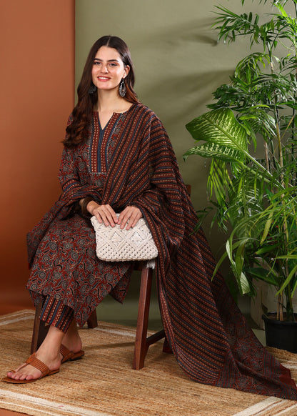 Yash Gallery Women's Cotton Floral Print Notch Neck With Gota Detailing 3/4th Sleeve Staright Kurta with Elastic Bottom and Duptta (MAROON)