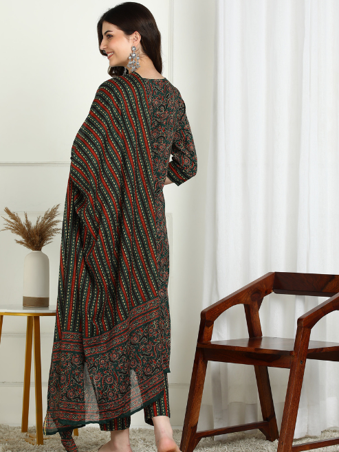 Yash Gallery Women's Cotton Floral Print Notch Neck With Gota Detailing 3/4th Sleeve Staright Kurta with Elastic Bottom and Duptta