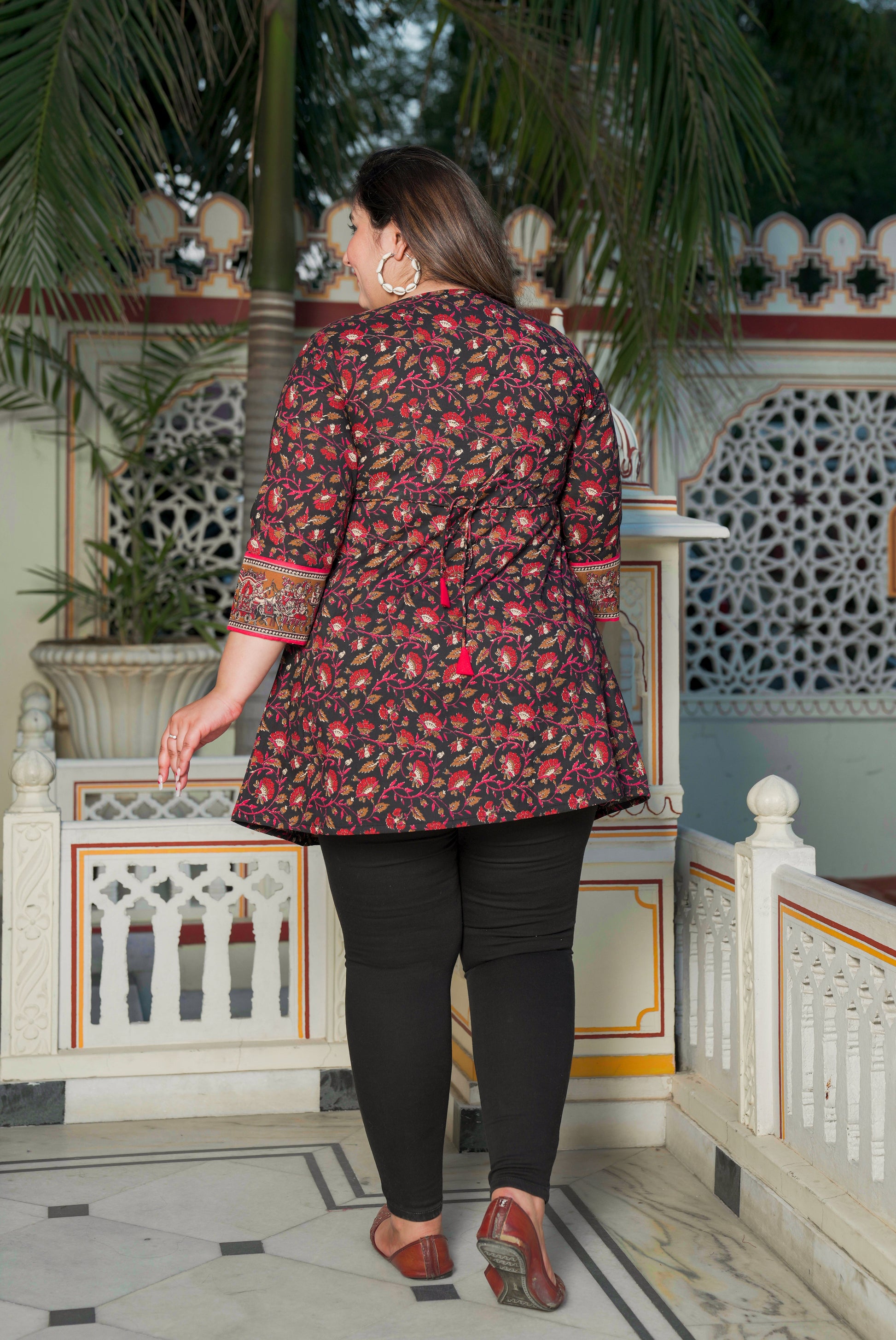 Yash Gallery Women's Plus Size Black Cotton Floral Printed Short Kurti (Black)