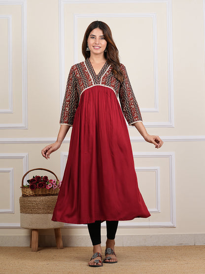 Yash Gallery Women’s Rayon Printed Kurta with Cotton Slub Pant, 3/4 Sleeves, Calf-Length Kurti & Solid Bottom (Maroon)
