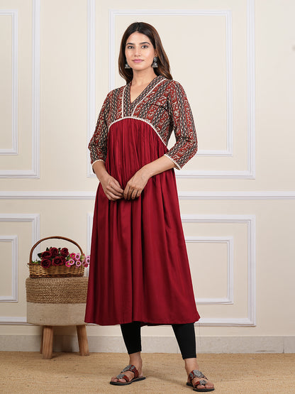 Yash Gallery Women’s Rayon Printed Kurta with Cotton Slub Pant, 3/4 Sleeves, Calf-Length Kurti & Solid Bottom (Maroon)