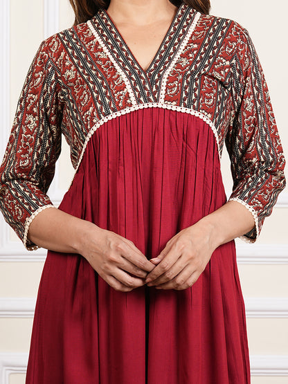 Yash Gallery Women’s Rayon Printed Kurta with Cotton Slub Pant, 3/4 Sleeves, Calf-Length Kurti & Solid Bottom (Maroon)