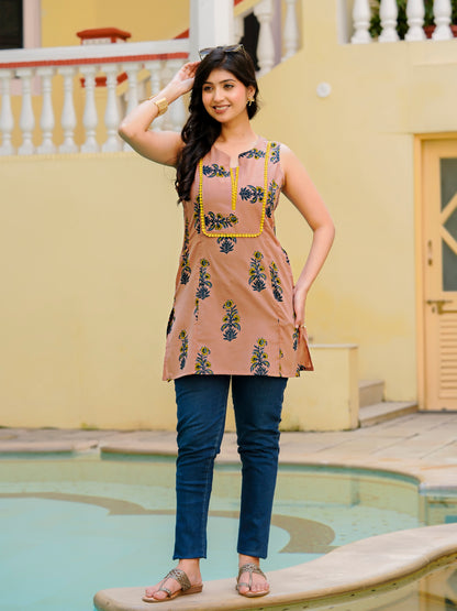 Yash Gallery Women's Cotton Short Kurti with Yellow Lace Detailing Sleeveless