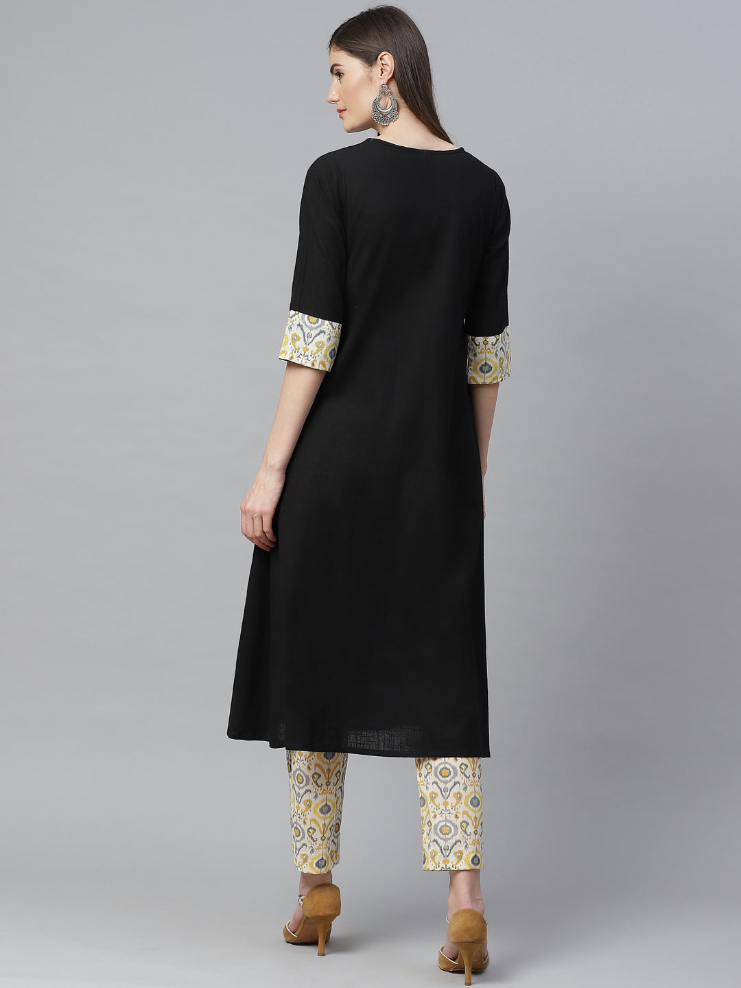 women cotton a line kurta with ikat printed pant black