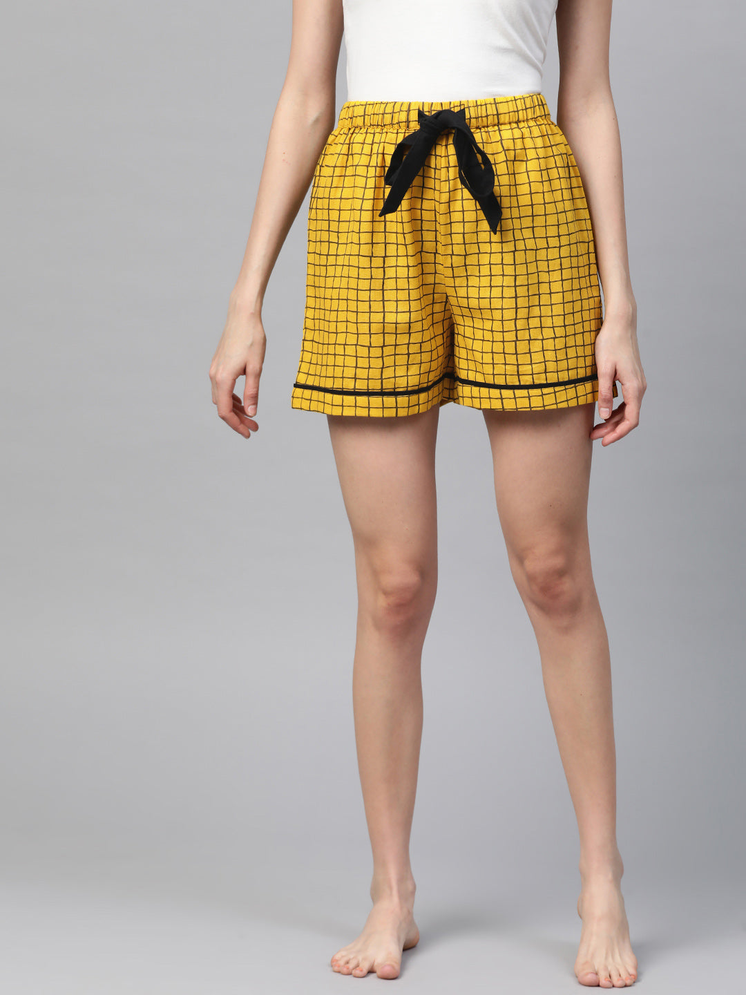 women cotton slub checkered printed regular fit shorts